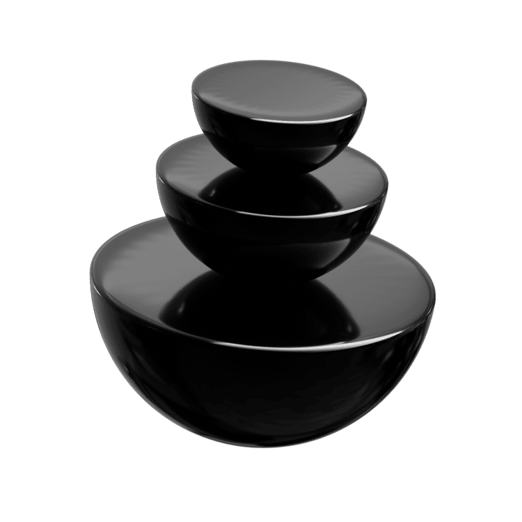 Composizione 3D di tre semisfere nere lucide impilate in equilibrio, con una superficie riflettente che crea un effetto elegante e minimalista. Il design richiama concetti di armonia, stabilità e innovazione nel campo del design digitale